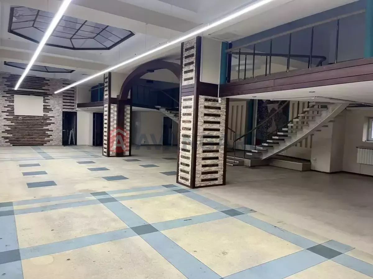 ����, 300 ��.�. ���� 9