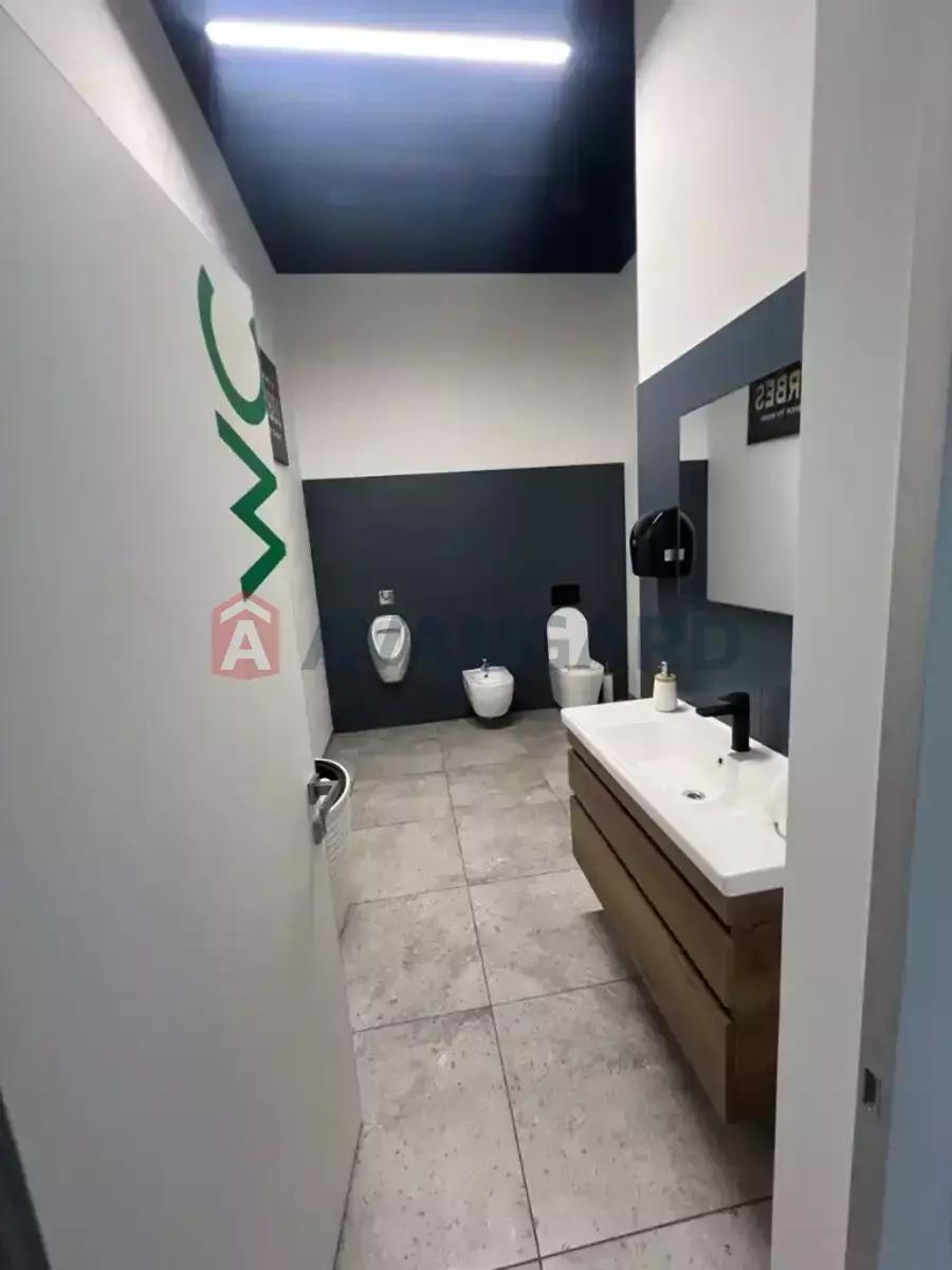 ������ ������ ������, 180 ��.�. ���� 7