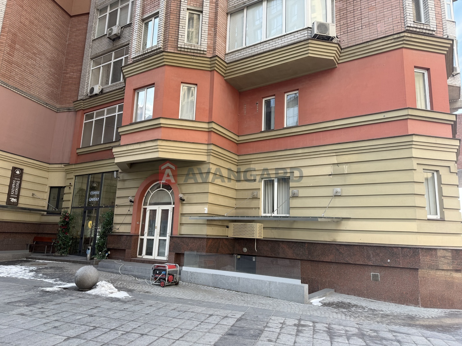 нежилое помещение в жилом доме, 342 кв.м. фото 1 нежилое помещение в жилом доме, 342 кв.м. фото 1