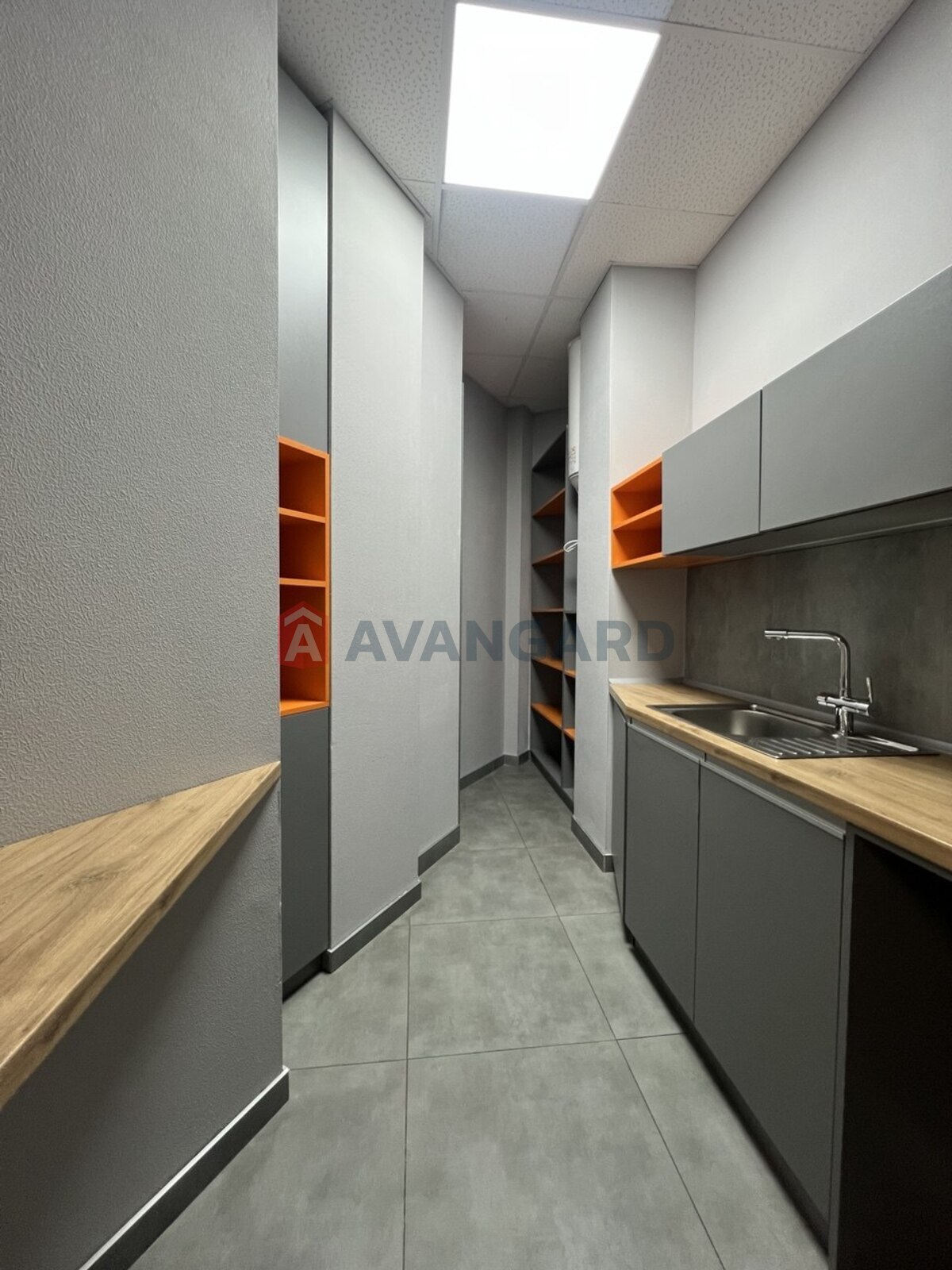 ����� �����, 140 ��.�. ���� 14