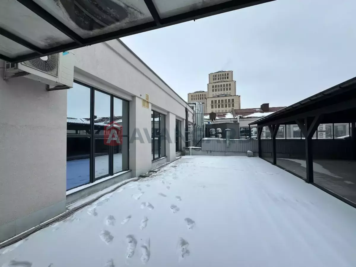 1330 ��.�. ���� 8