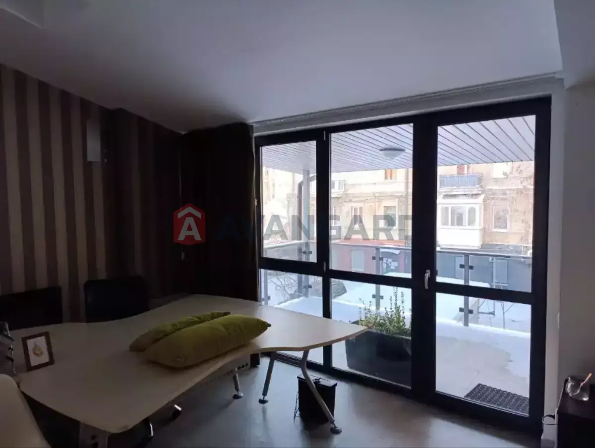 �������� ������� ������, 300 ��.�. ���� 3