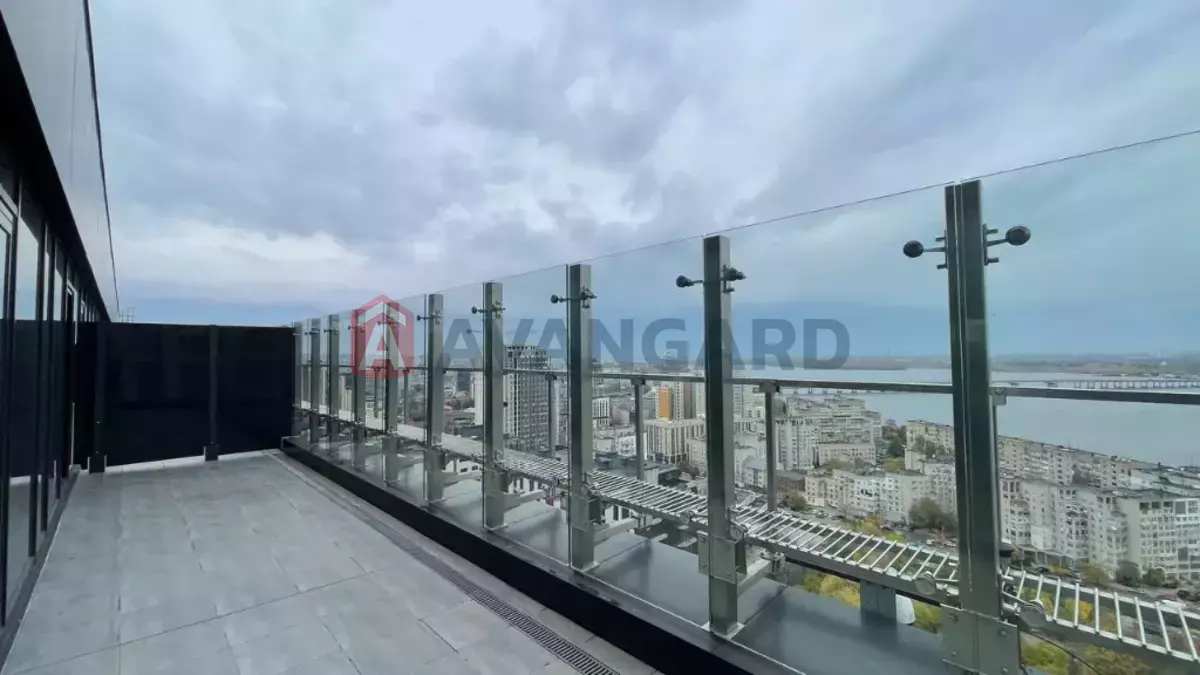 4 ��. ��������, 156/-/- ��. �., 18/18 ������ ���� 5