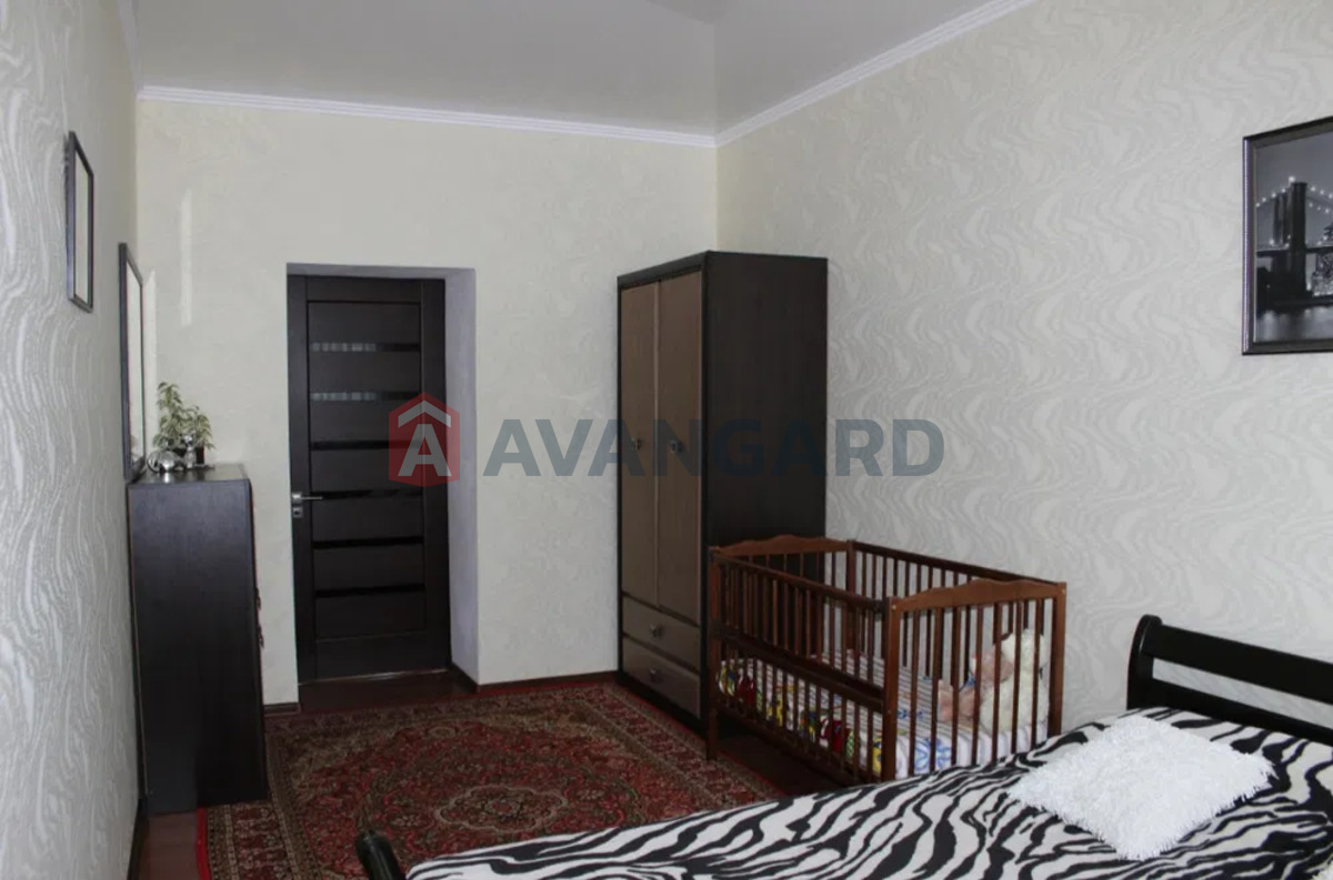 3 ��. ��������, 72/-/8 ��. �., 2/3 ������ ���� 4