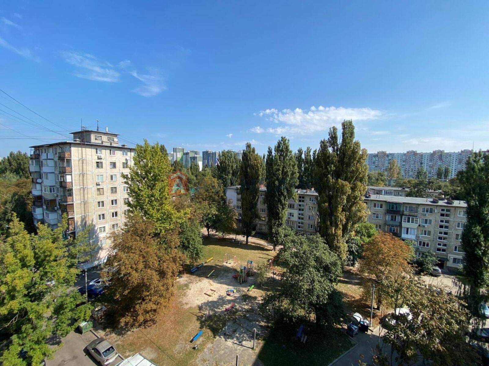 3 ����. ��������, 58/39/8 ��. �., 8/9 ���� ���� 14