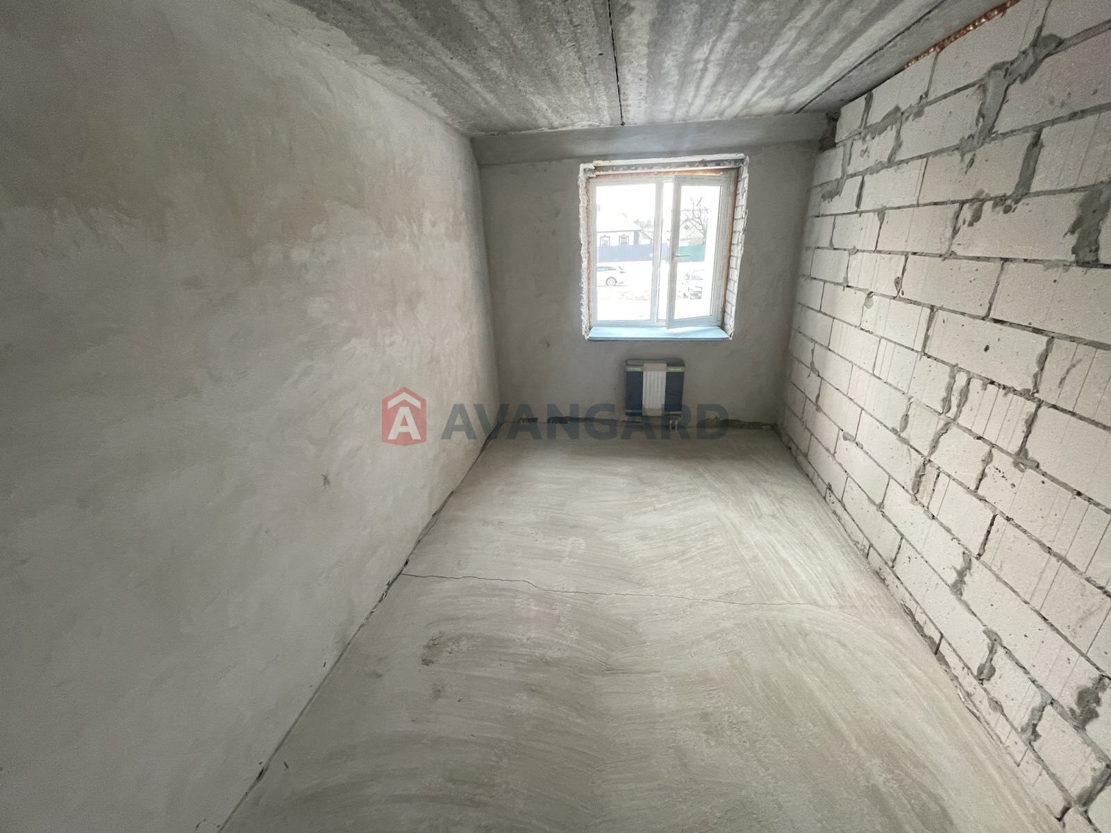 2 ����. ��������, 58/33/8 ��. �., 1/10 ���� ���� 16