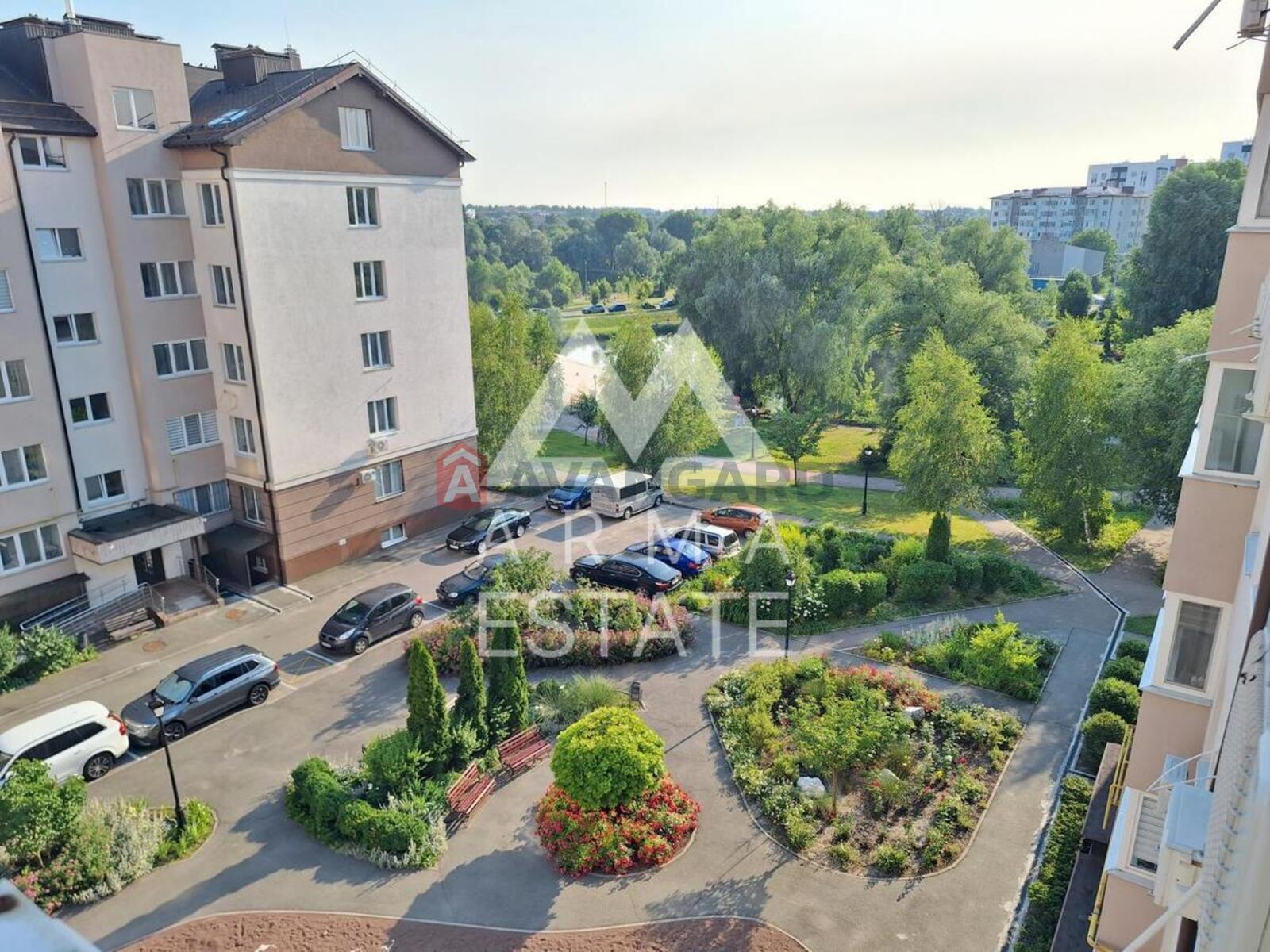 3 ����. ��������, 77/34/9 ��. �., 5/6 ���� ���� 22