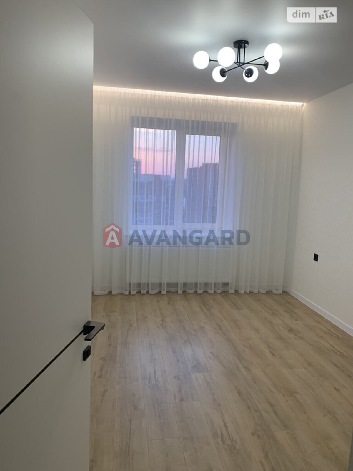 1 ��. ��������, 51/-/22 ��. �., 6/9 ������ ���� 1