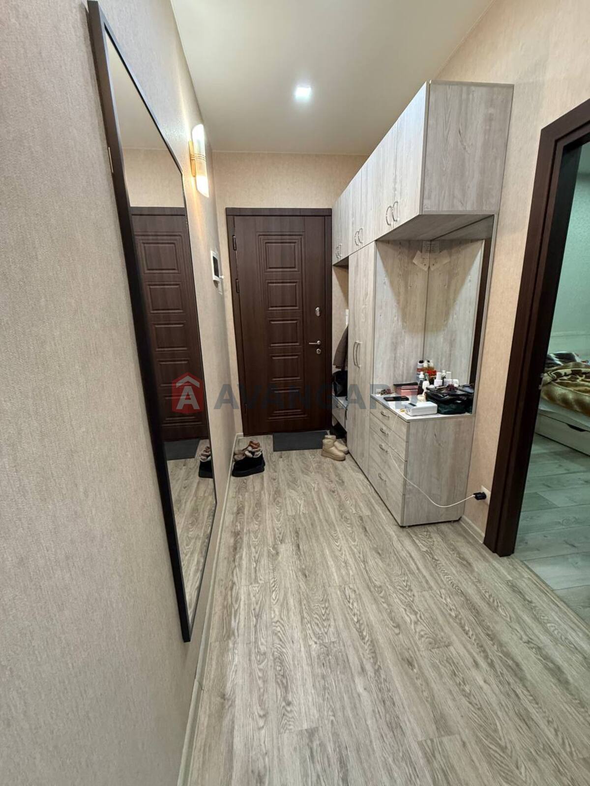 2 ��. ��������, 54/35/8 ��. �., 5/5 ������ ���� 4