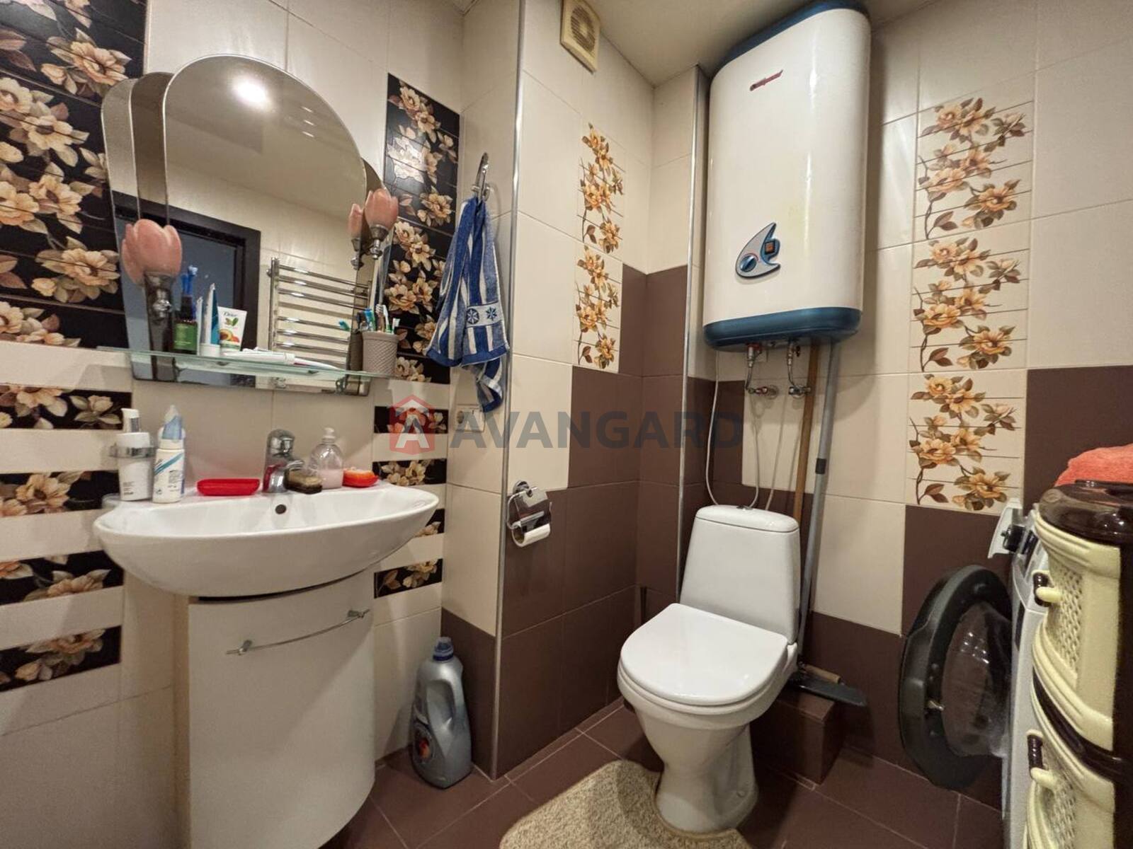 3 ��. ��������, 65/-/- ��. �., 8/10 ������ ���� 16