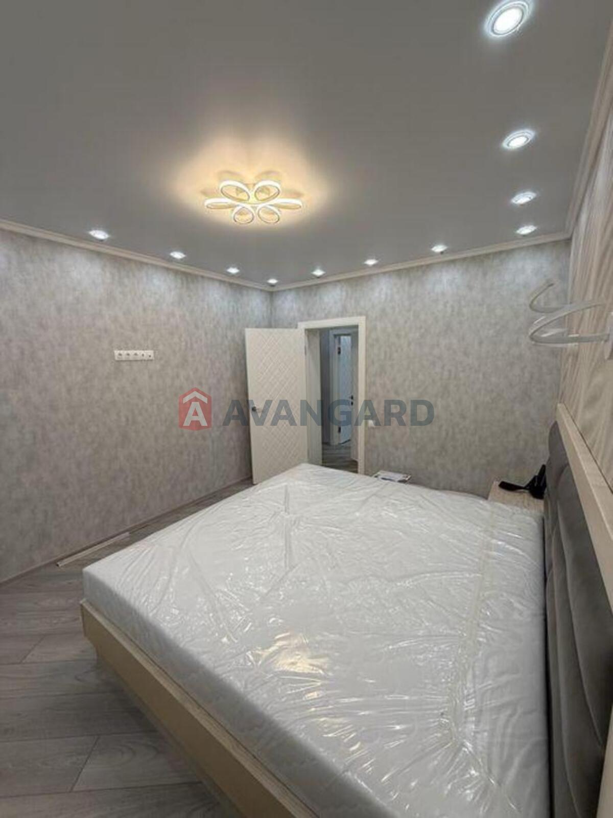 2 ��. ��������, 68/-/18 ��. �., 4/8 ������ ���� 6