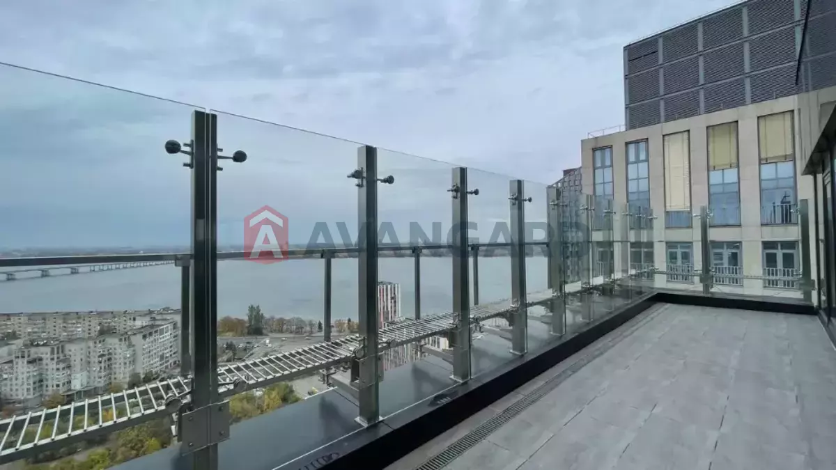 4 ��. ��������, 156/-/- ��. �., 18/18 ������ ���� 7