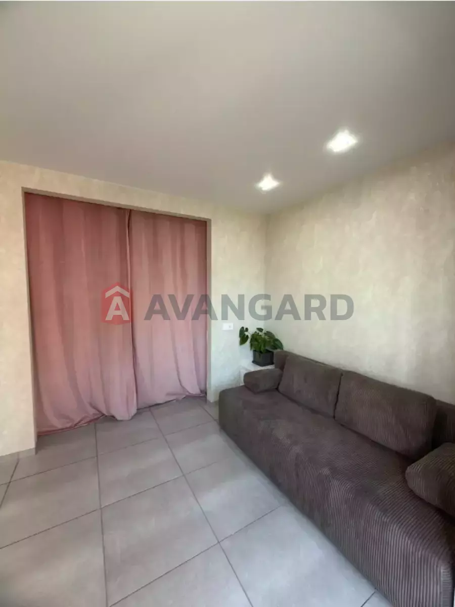 1 ��. ��������, 49/-/- ��. �., 10/12 ������ ���� 7