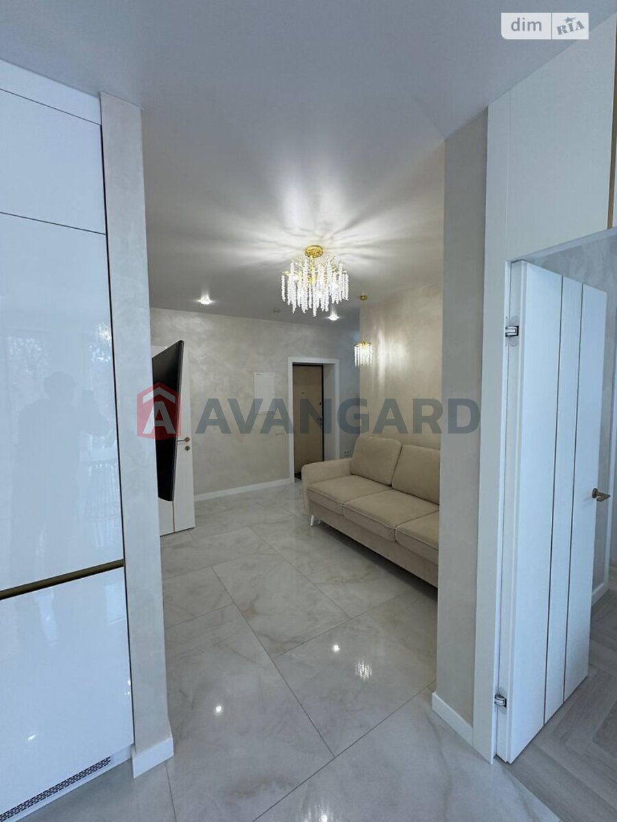 1 ����. ��������, 46/-/- ��. �., 7/10 ���� ���� 18