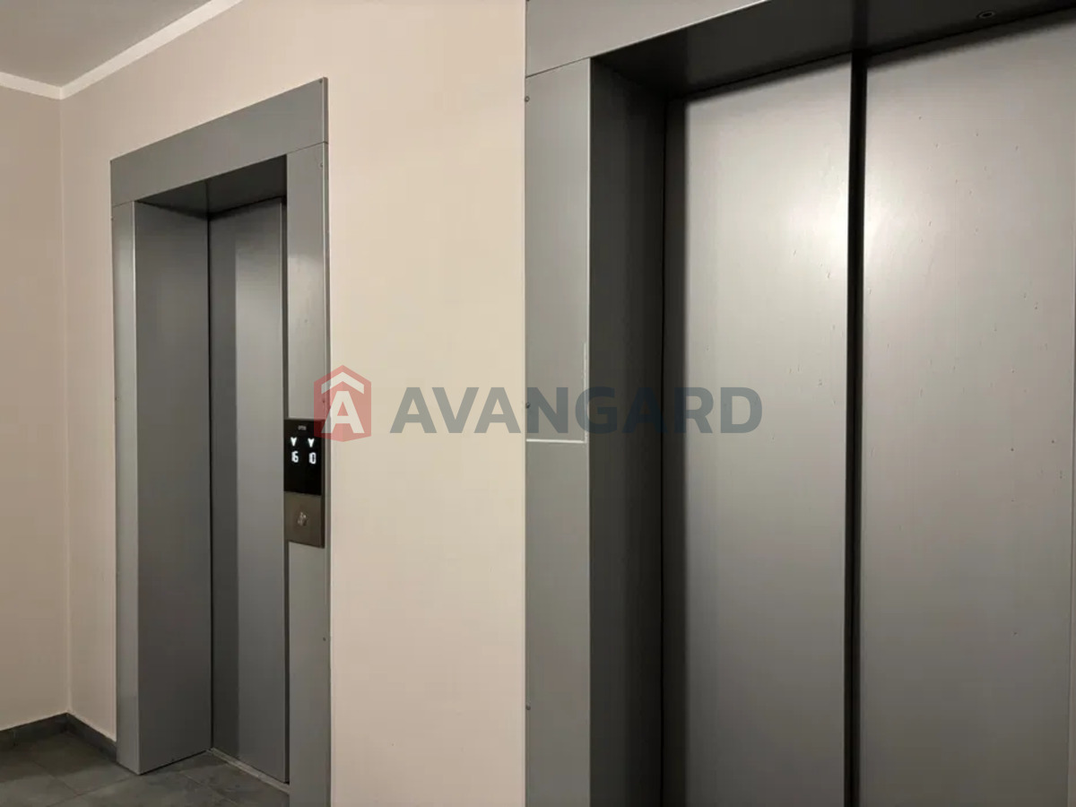 1 ��. ��������, 52/-/18 ��. �., 15/23 ������ ���� 12