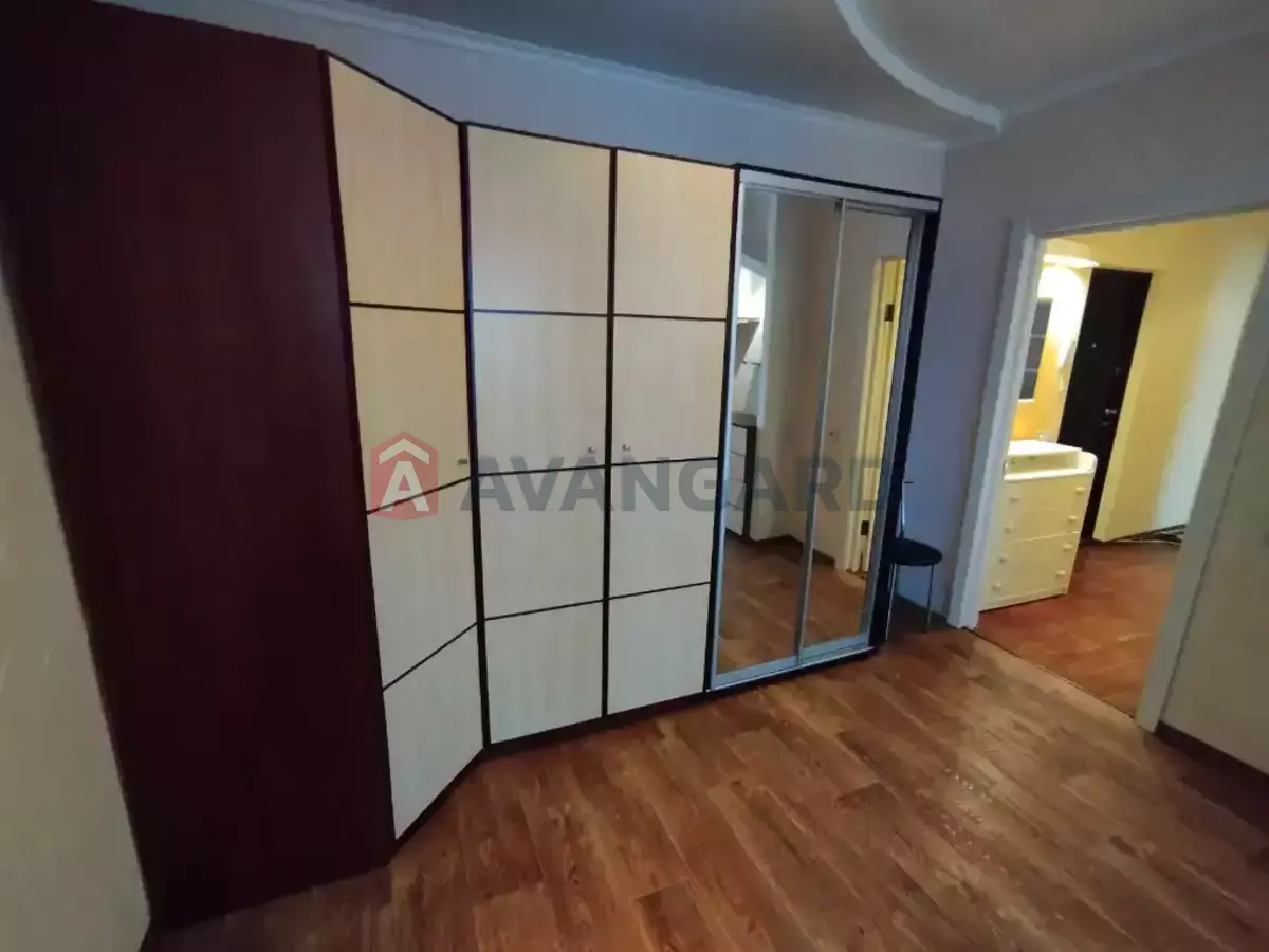 2 ��. ��������, 53/33/8 ��. �., 9/9 ������ ���� 4