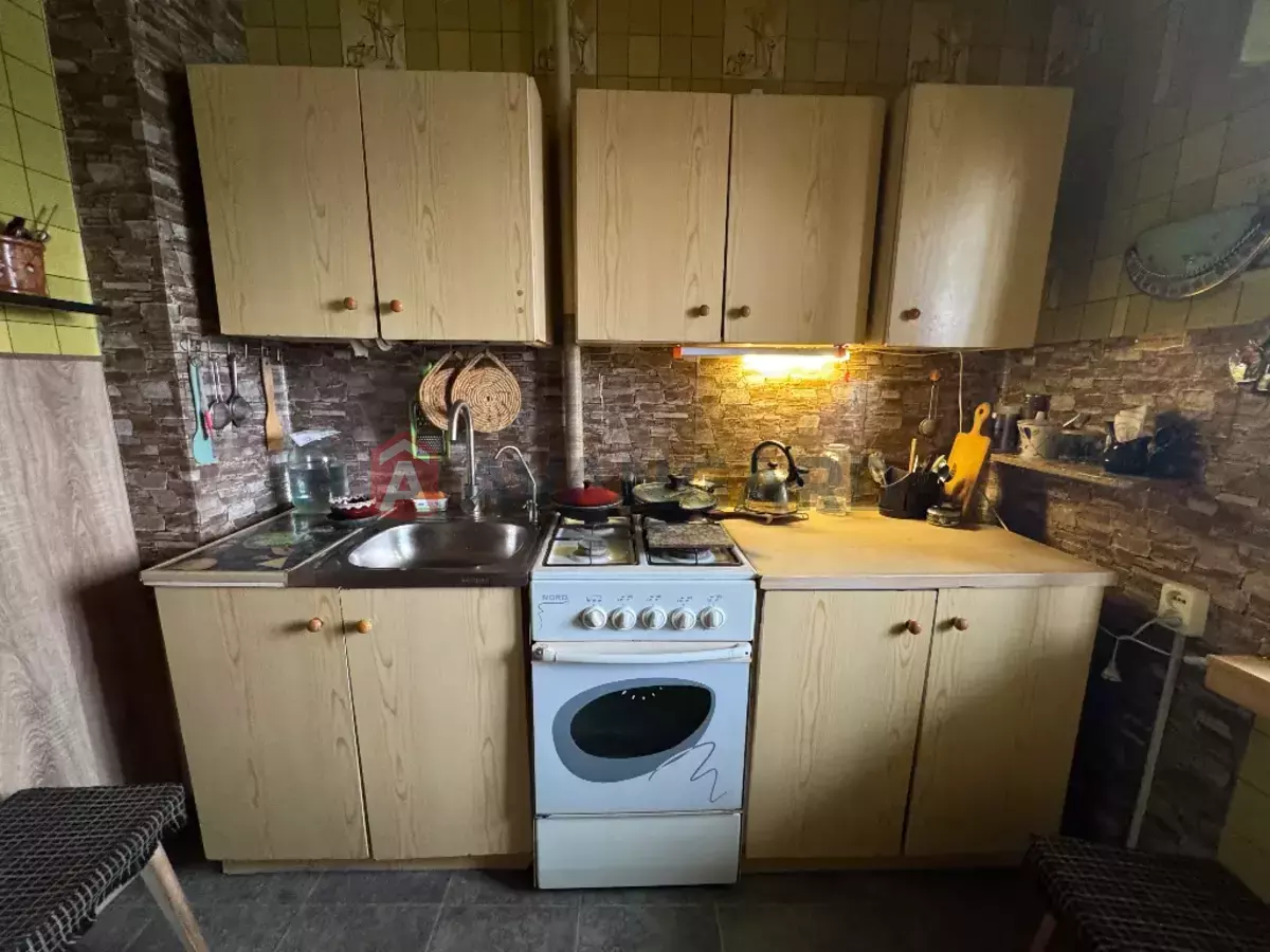 2 ��. ��������, 47/40/7 ��. �., 10/16 ������ ���� 9