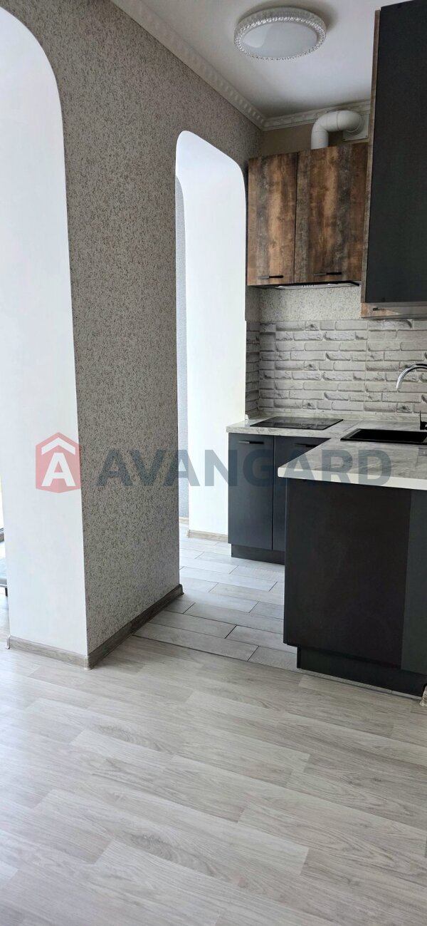 1 ����. ��������, 22/18/3 ��. �., 2/4 ���� ���� 4