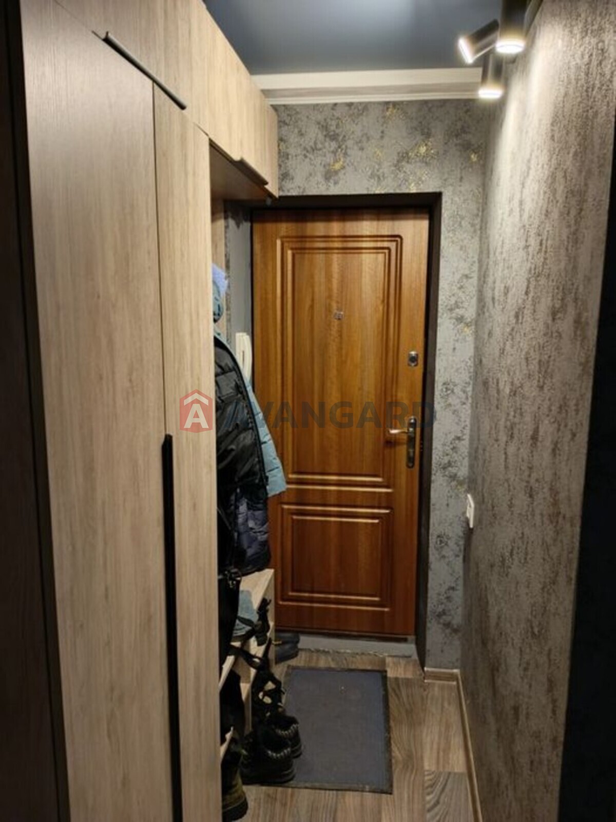 3 ����. ��������, 48/-/5 ��. �., 2/5 ���� ���� 6