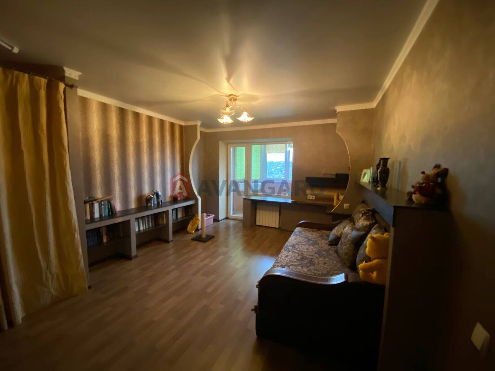 3 ��. ��������, 93,44/32,2/28,4 ��. �., 6/13 ������ ���� 4