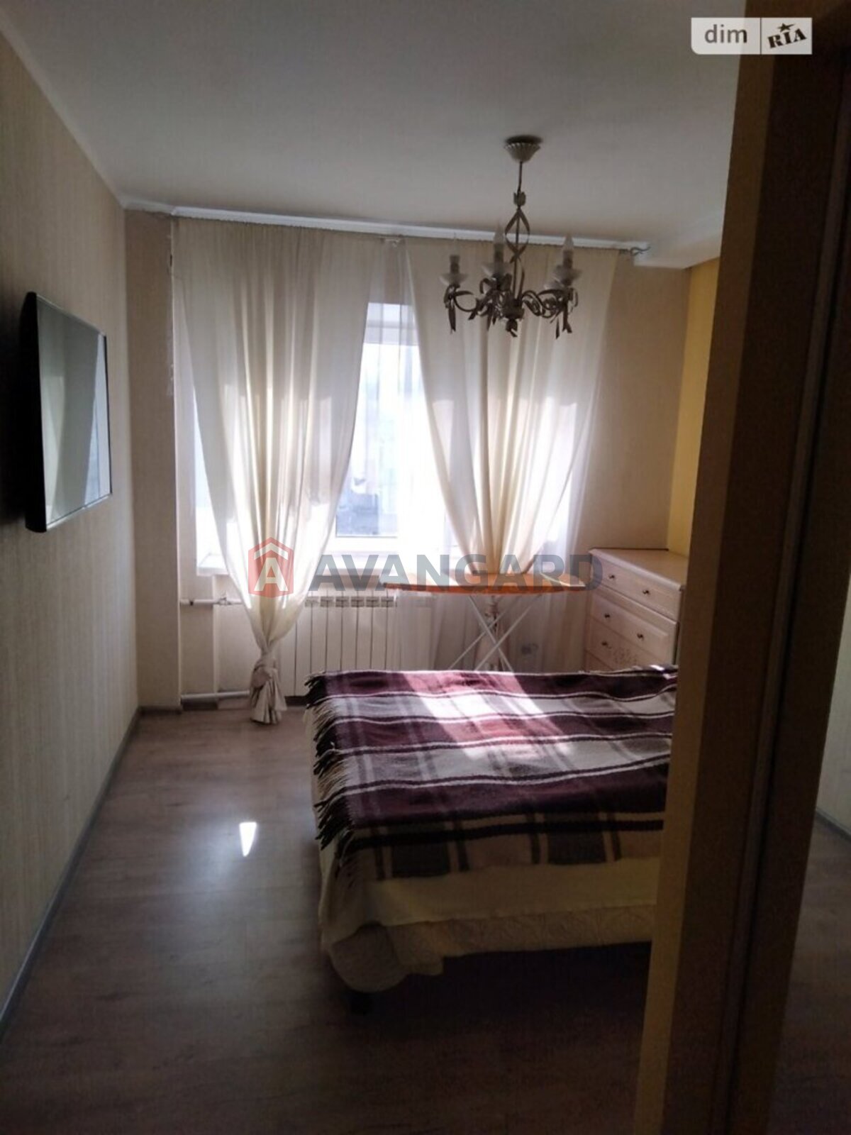 3 ��. ��������, 60/45/6 ��. �., 9/9 ������ ���� 4