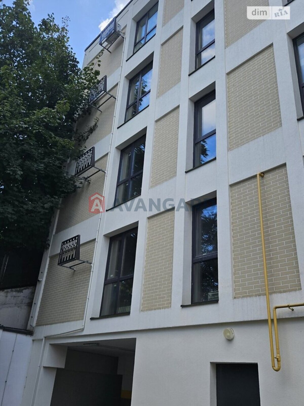 1 ��. ��������, 38/28/16 ��. �., 2/4 ������ ���� 16