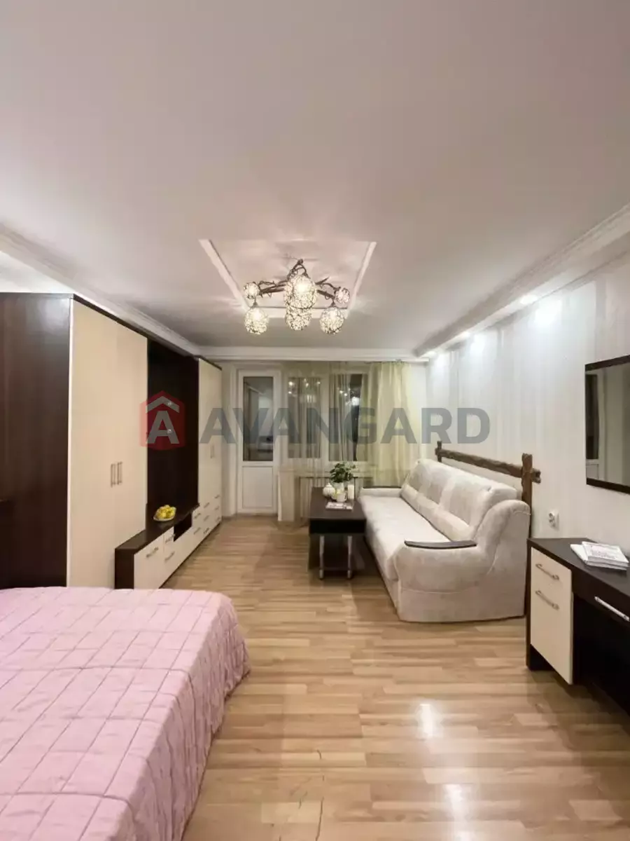 3 ��. ��������, 68/39/8 ��. �., 9/9 ������ ���� 5