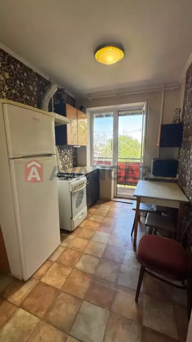 3 ����. ��������, 60/37/6 ��. �., 4/9 ���� ���� 14