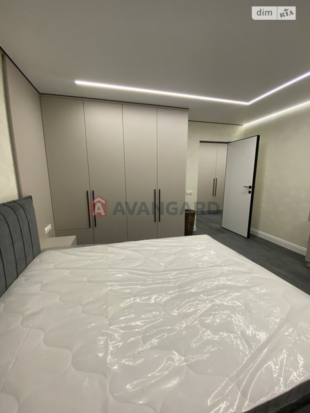 2 ����. ��������, 63/-/16 ��. �., 8/11 ���� ���� 16