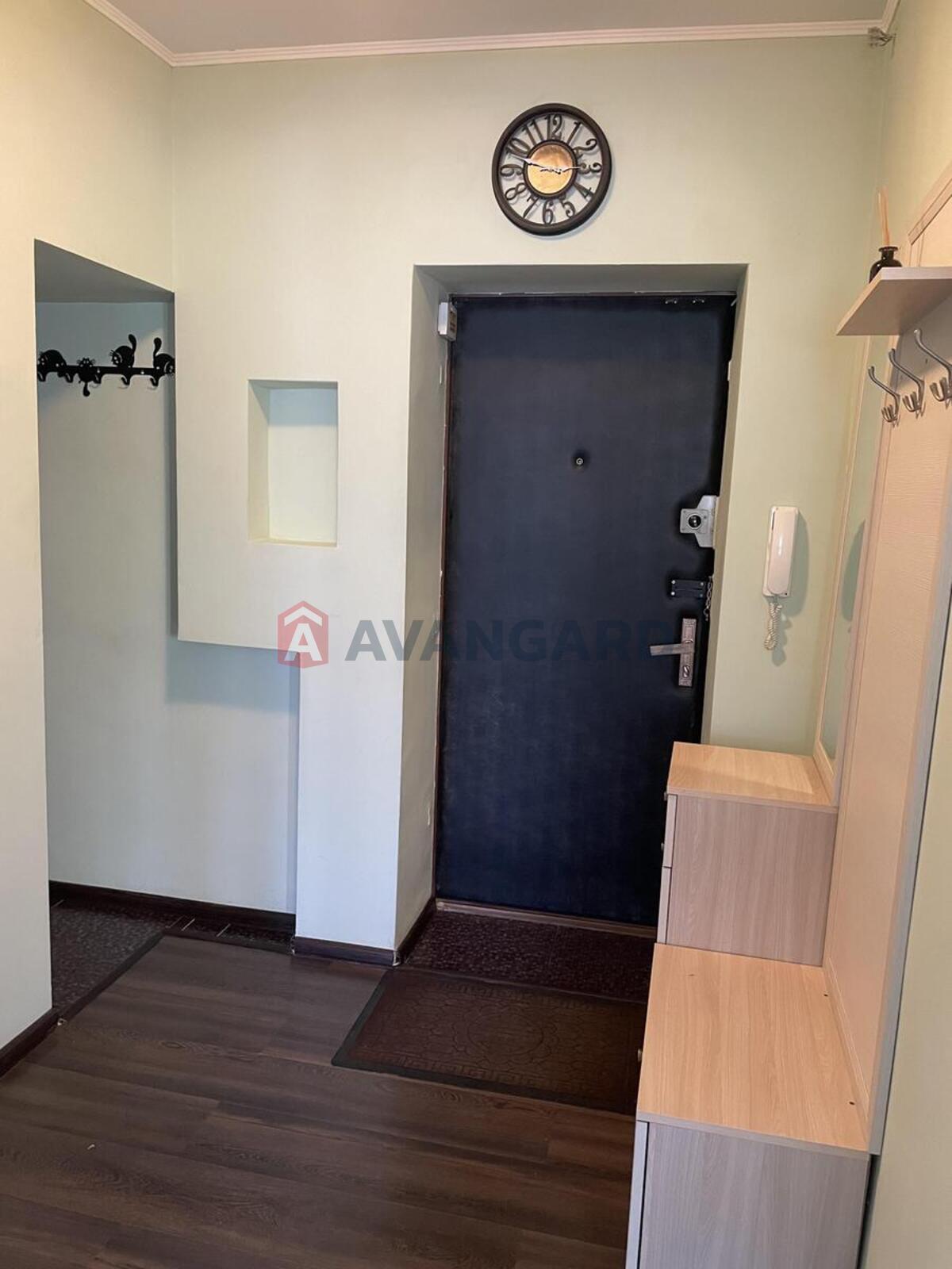 1 ��. ��������, 37/18/6 ��. �., 4/9 ������ ���� 28