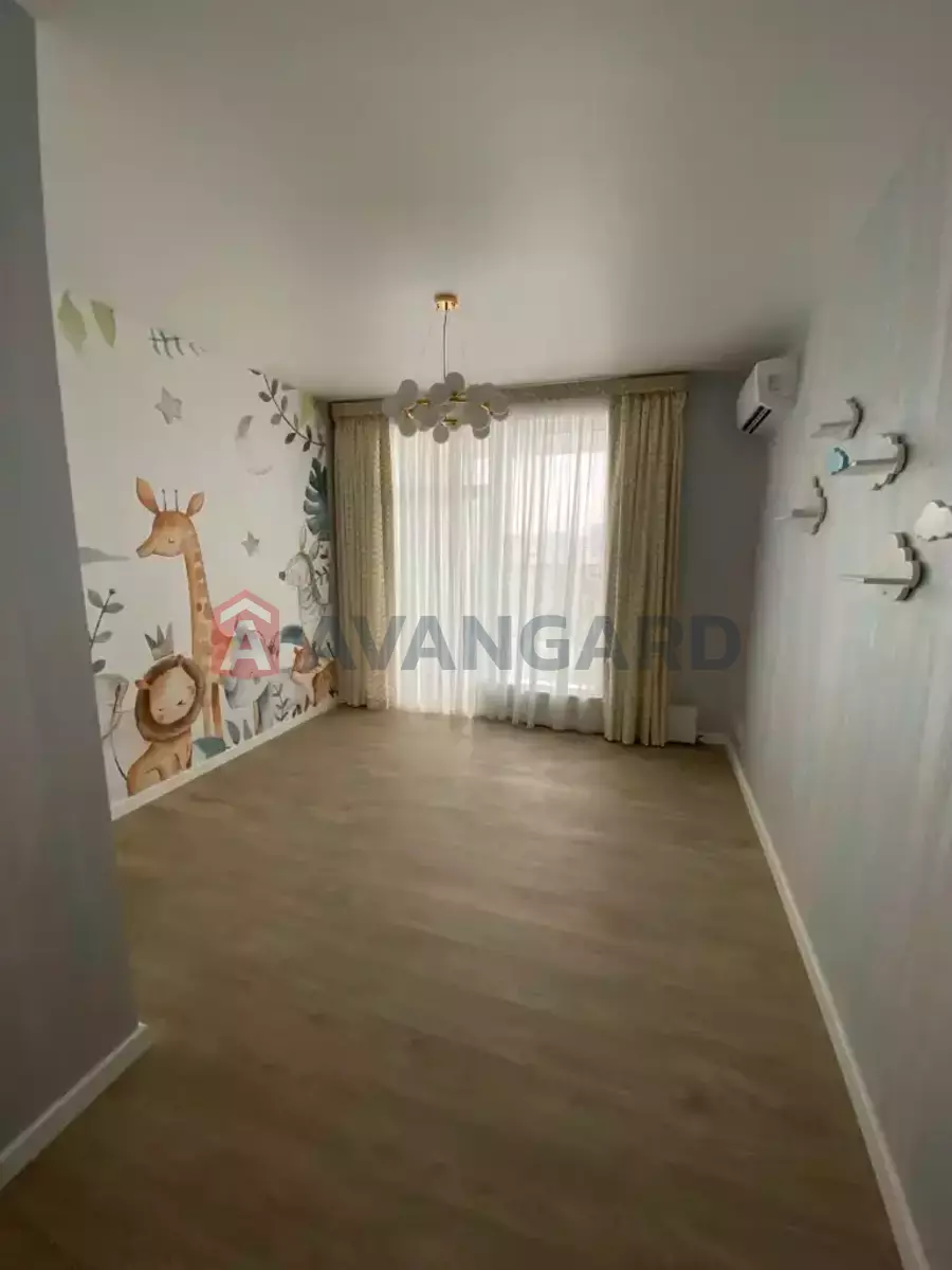 5 ��. ��������, 180/-/- ��. �., 17/17 ������ ���� 10