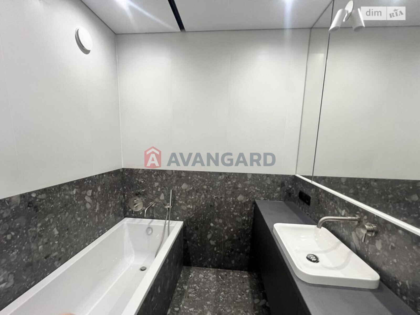 2 ��. ��������, 86/47/- ��. �., 14/16 ������ ���� 8