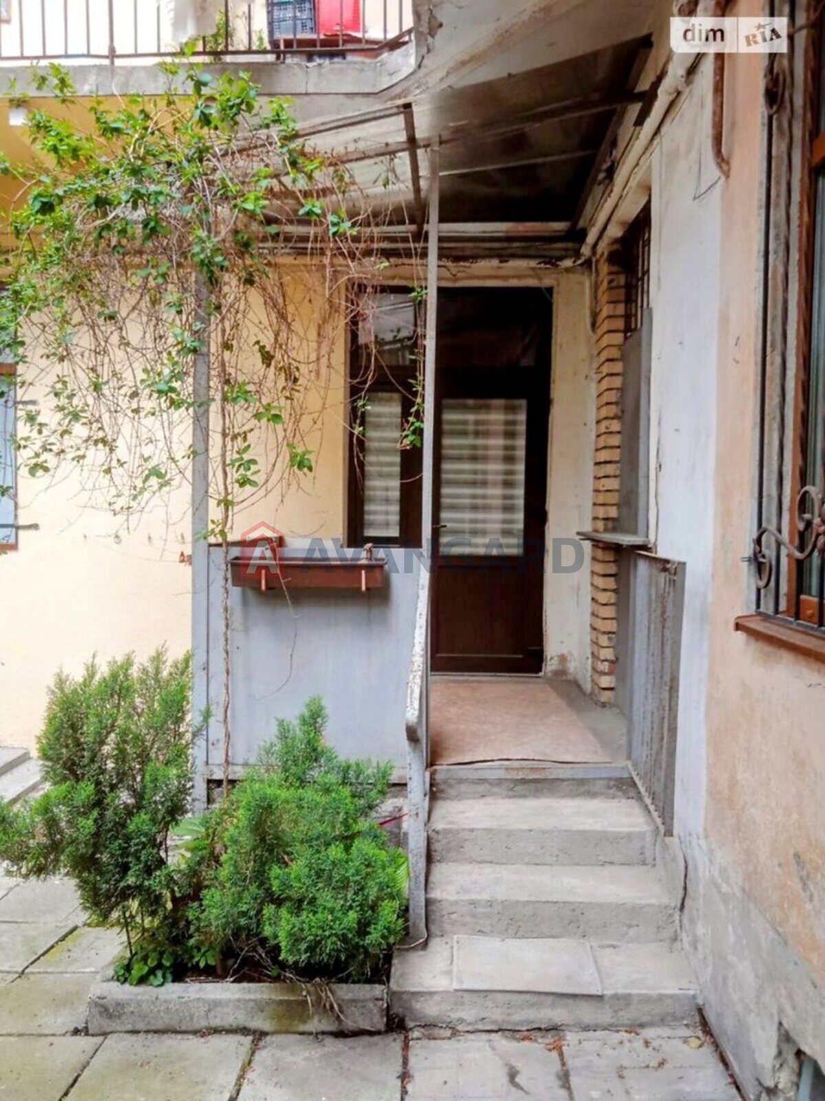 2 ����. ��������, 42/25/10 ��. �., 1/3 ���� ���� 11