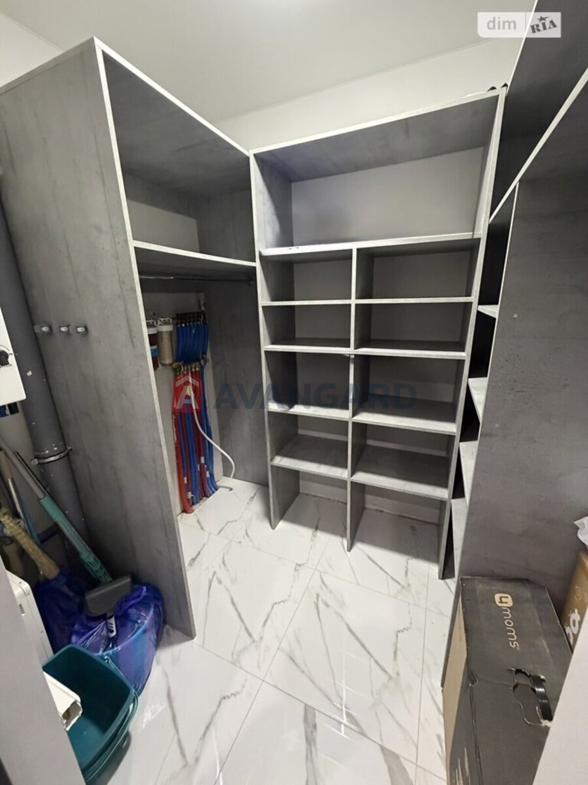 3 ��. ��������, 91/35/39 ��. �., 8/8 ������ ���� 14