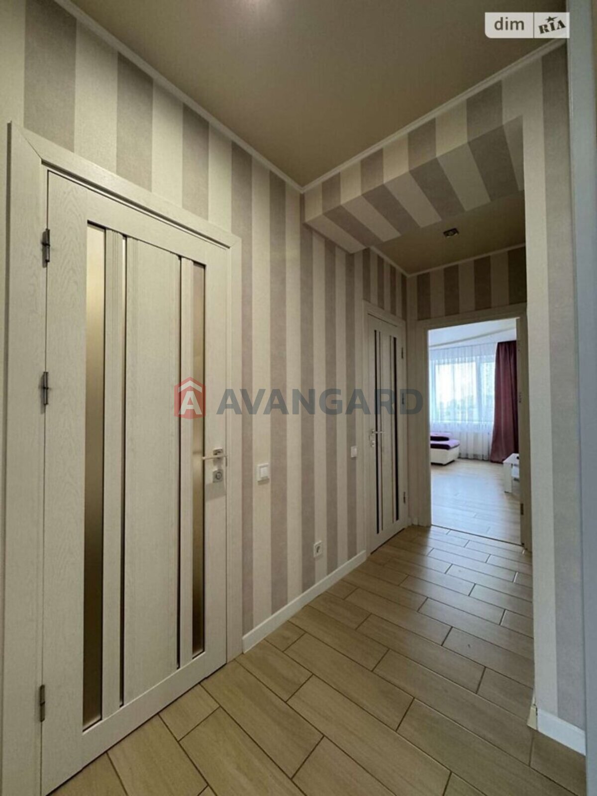 2 ��. ��������, 60/41/14 ��. �., 9/9 ������ ���� 7