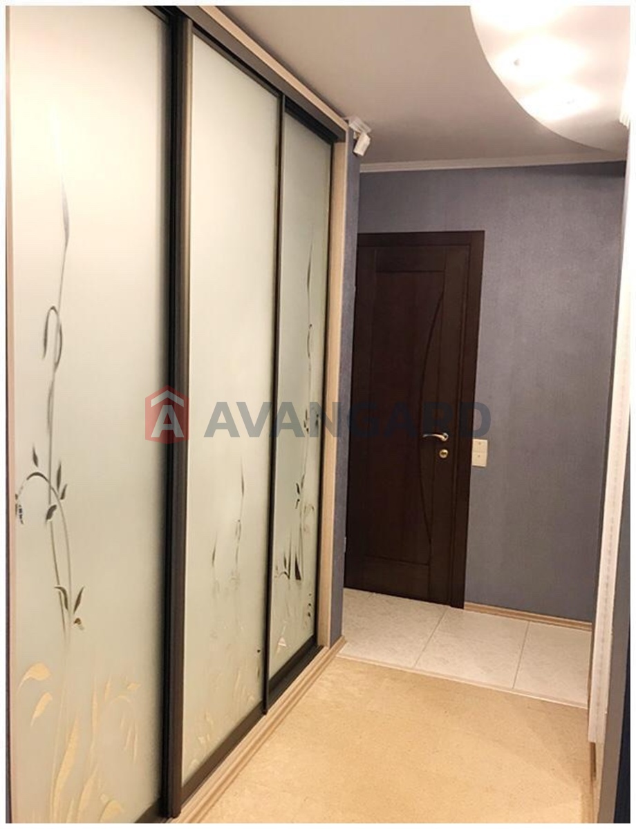 4 ����. ��������, 92/-/10 ��. �., 9/10 ���� ���� 7