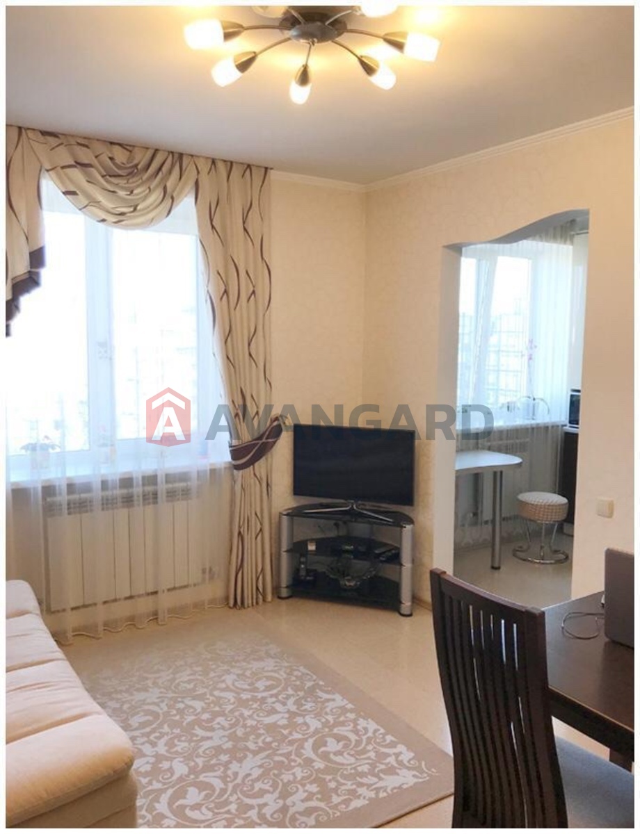 4 ����. ��������, 92/-/10 ��. �., 9/10 ���� ���� 4