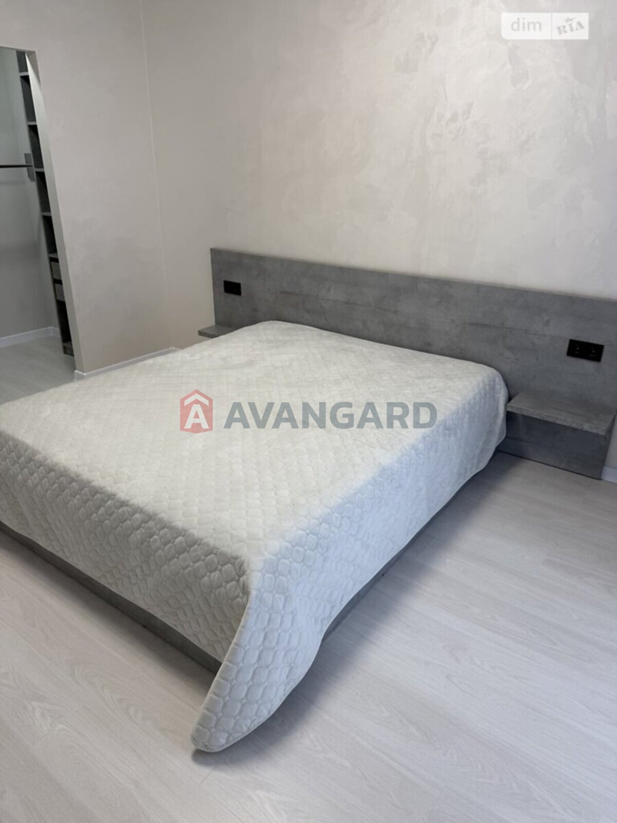 3 ��. ��������, 91/35/39 ��. �., 8/8 ������ ���� 9