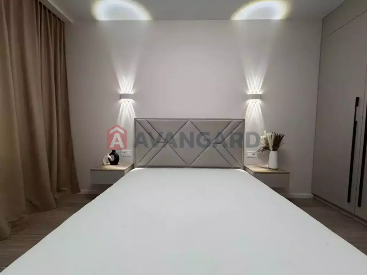 1 ��. ��������, 49/15/20 ��. �., 4/10 ������ ���� 8