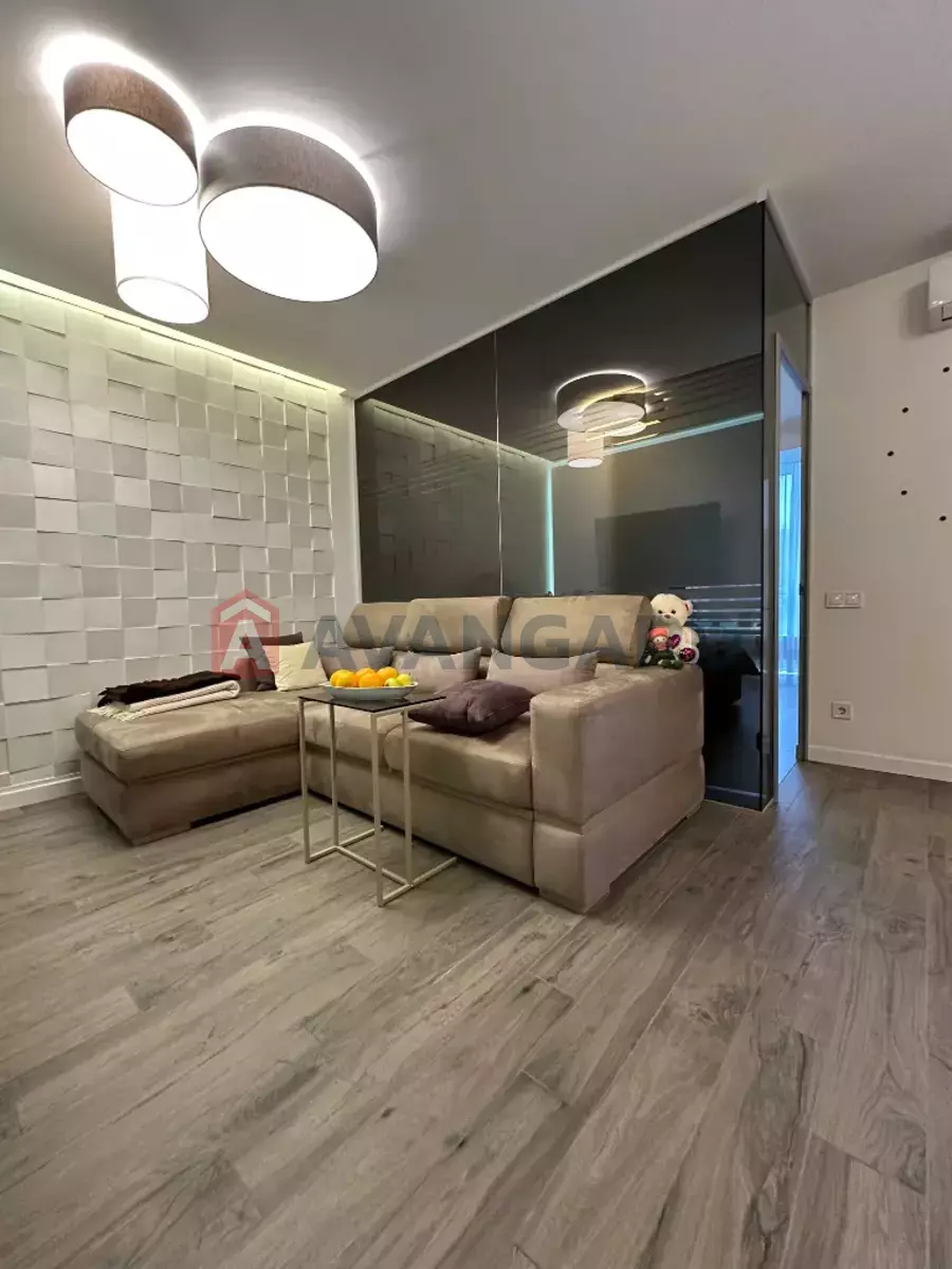 2 ��. ��������, 57/32/17 ��. �., 6/12 ������ ���� 6