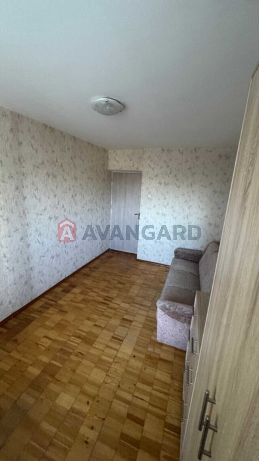 4 ��. ��������, 77/-/10 ��. �., 3/9 ������ ���� 13