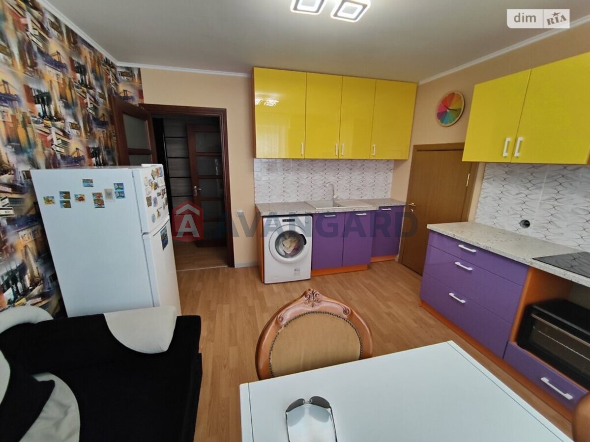 3 ��. ��������, 120/67/14 ��. �., 7/7 ������ ���� 3