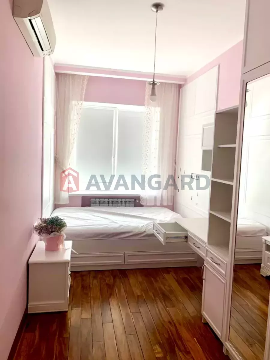 4 ��. ��������, 140/-/- ��. �., 11/15 ������ ���� 15