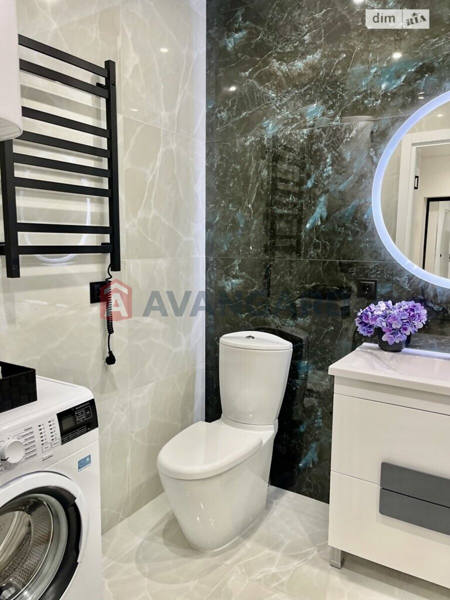 2 ��. ��������, 70/29/23 ��. �., 7/8 ������ ���� 11