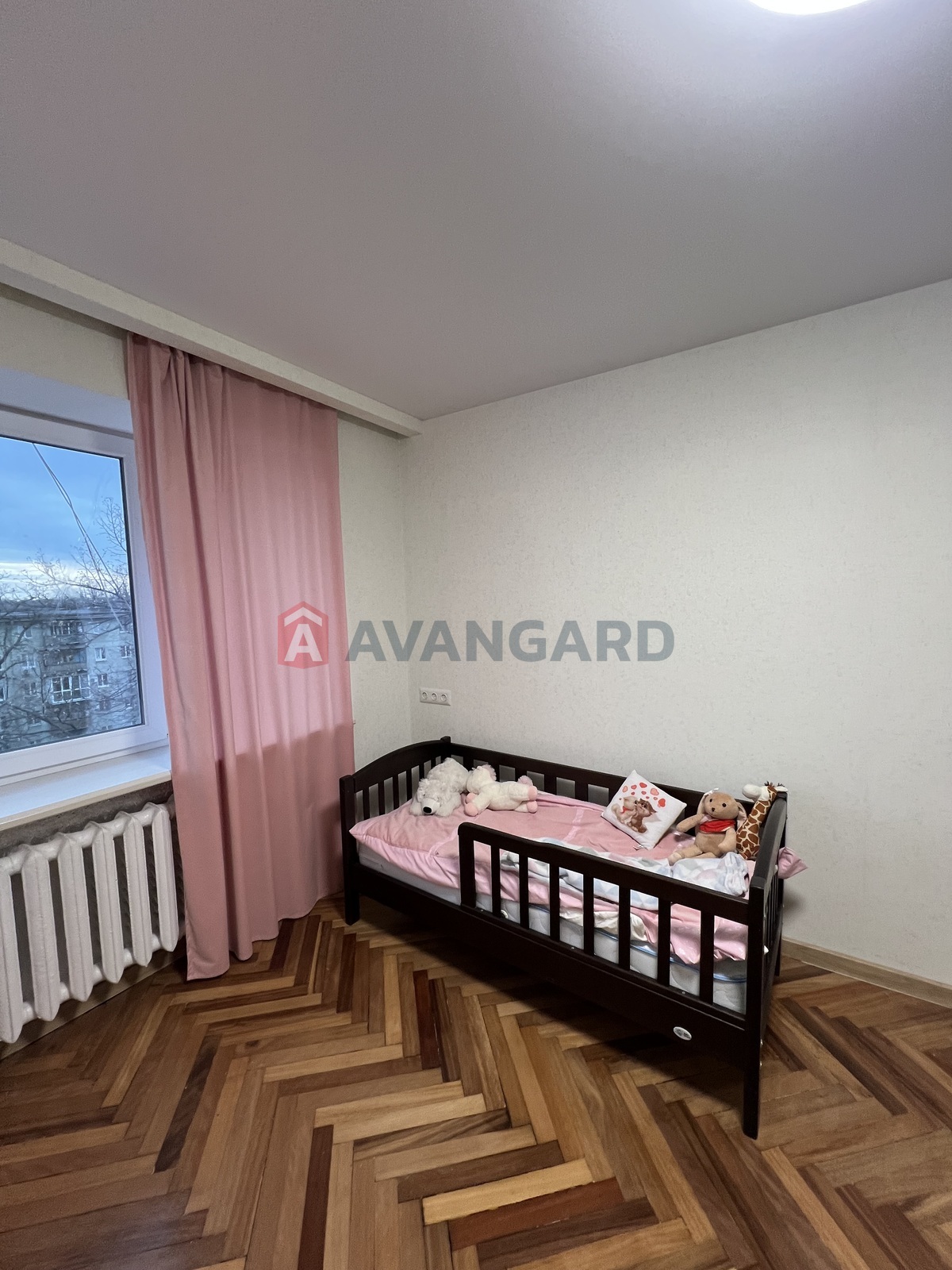 3 ��. ��������, 59/-/9 ��. �., 5/5 ������ ���� 19