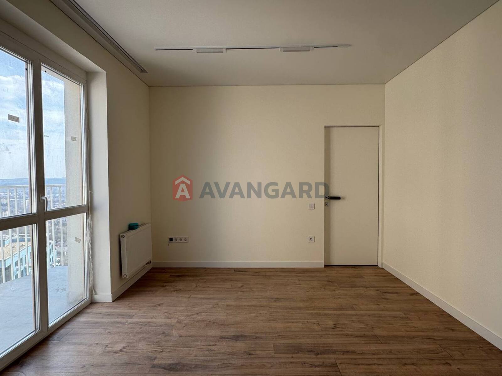 1 ��. ��������, 42/16/18 ��. �., 9/9 ������ ���� 13