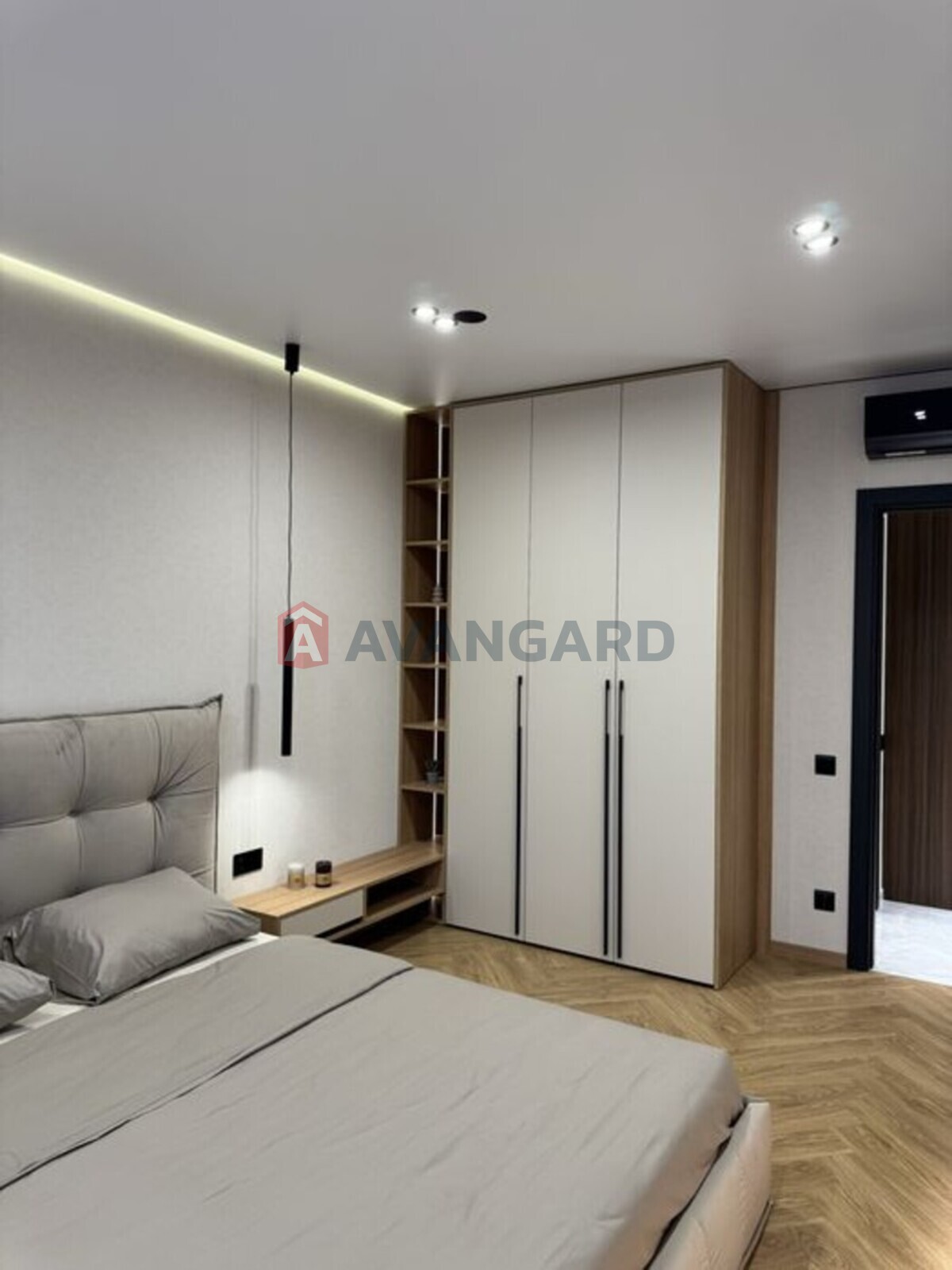 2 ����. ��������, 65/-/18 ��. �., 8/10 ���� ���� 10