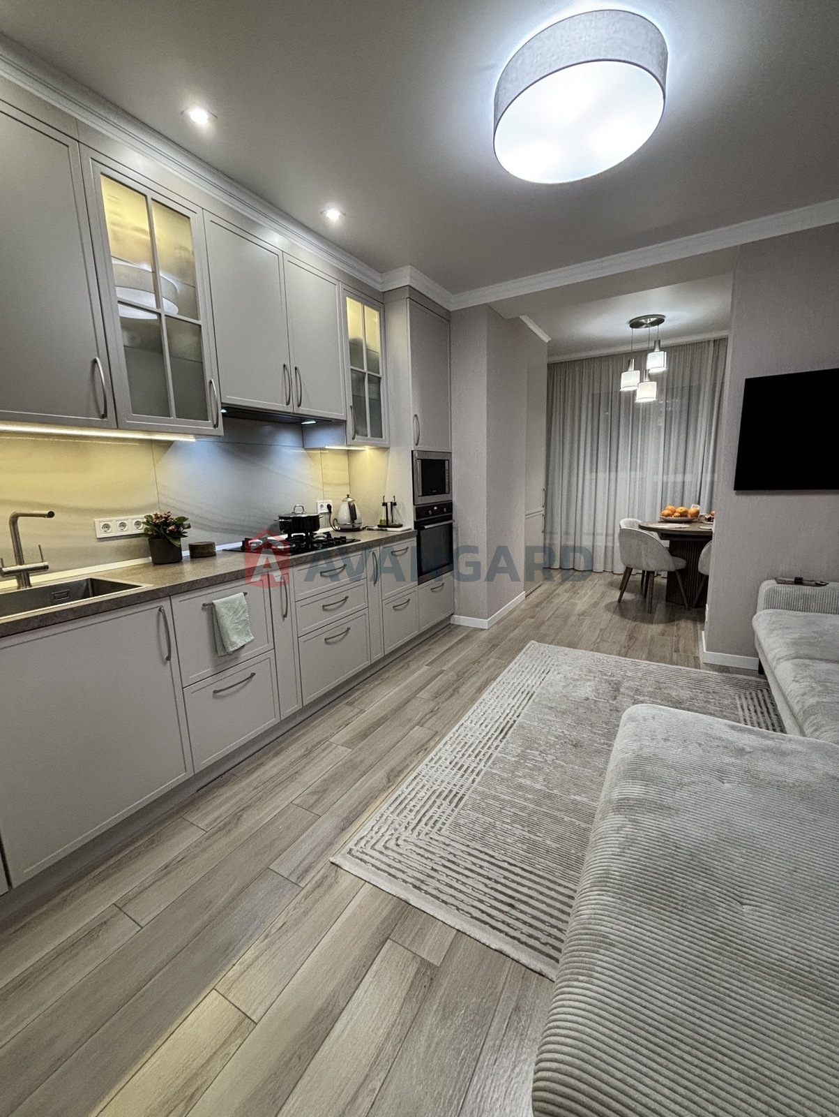 2 ��. ��������, 68/37/26 ��. �., 3/10 ������ ���� 3