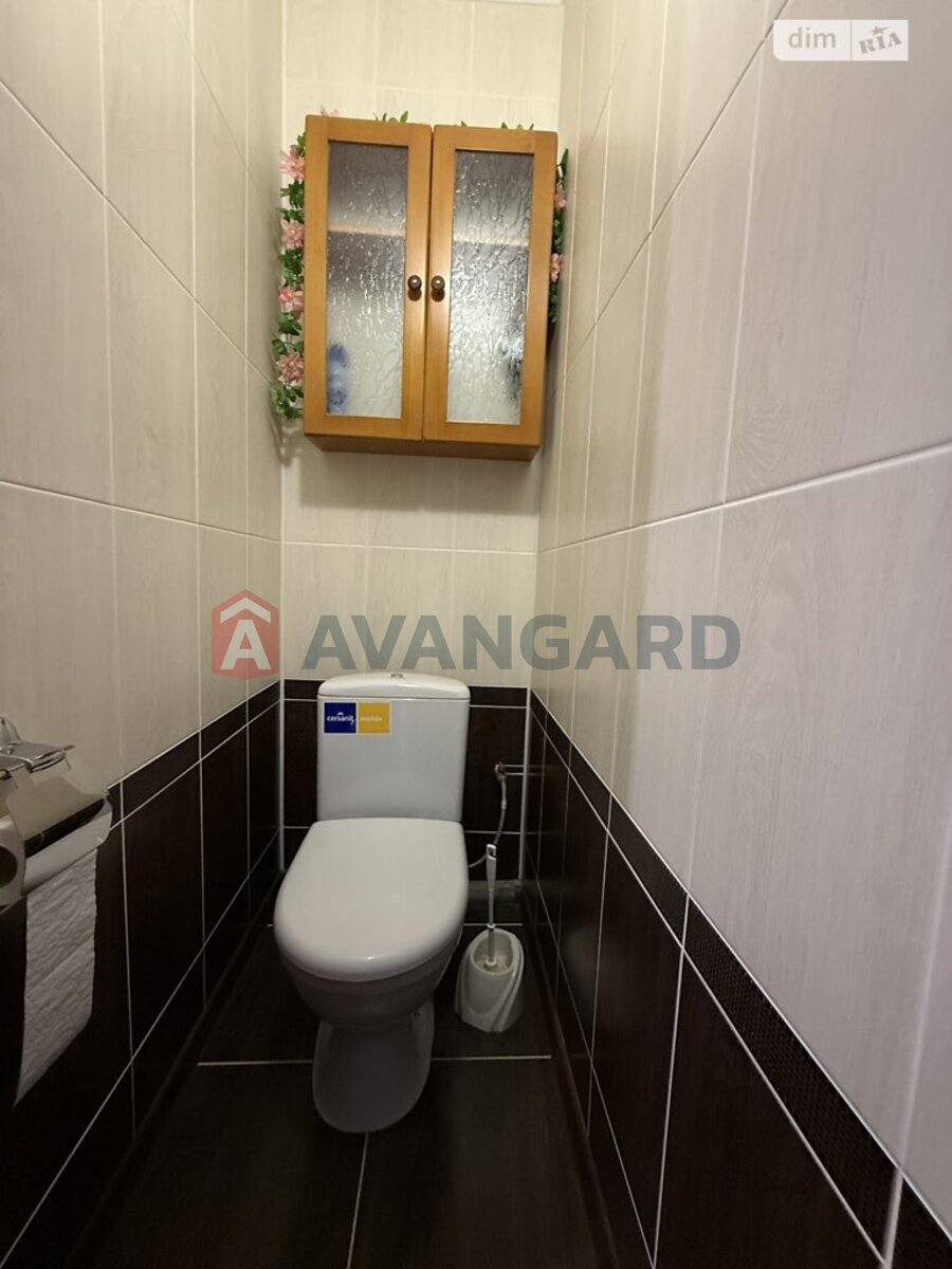 3 ��. ��������, 60/-/- ��. �., 3/5 ������ ���� 8