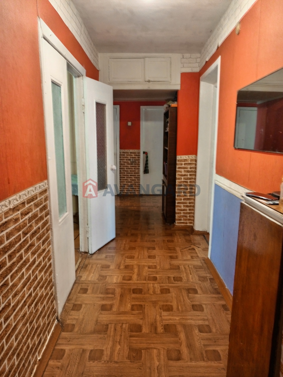 4 ����. ��������, 82/51/7 ��. �., 4/9 ���� ���� 7